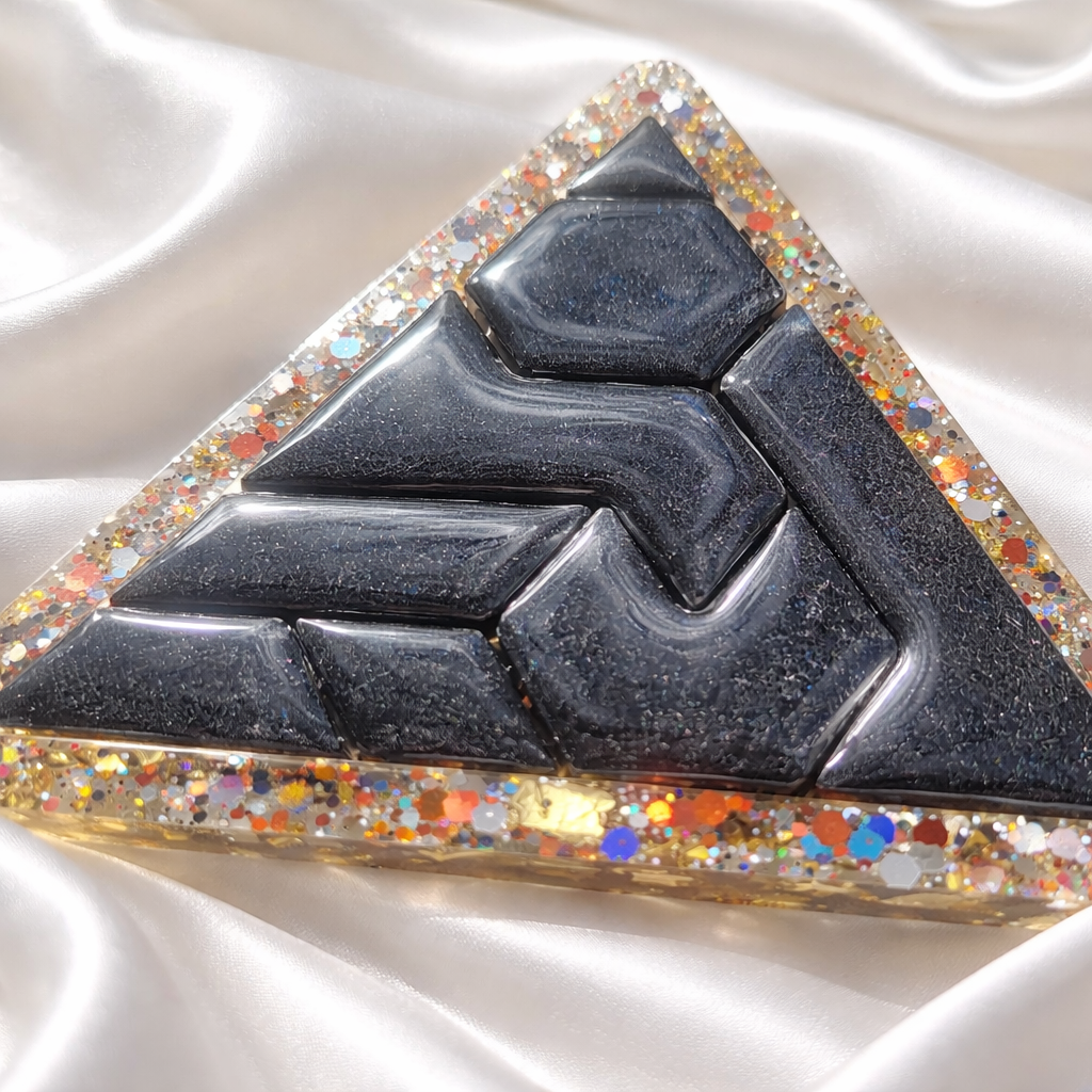 Handmade epoxy resin triangle brain puzzle, main product photo